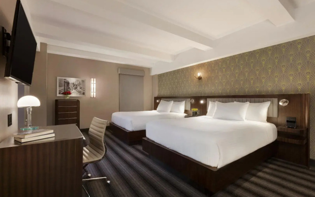 Signature Quadruple Suite