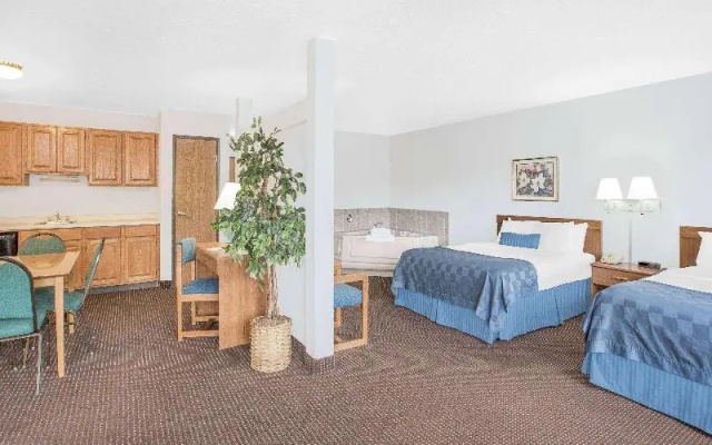 Standard Quadruple room with view