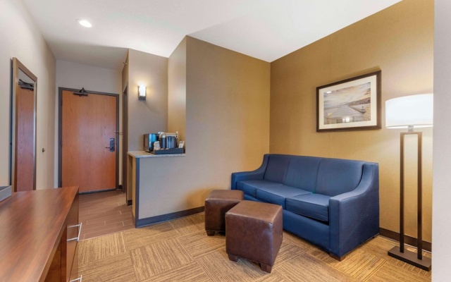 Double Basement Suite with lake view