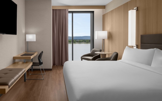 Standard Double room with river view