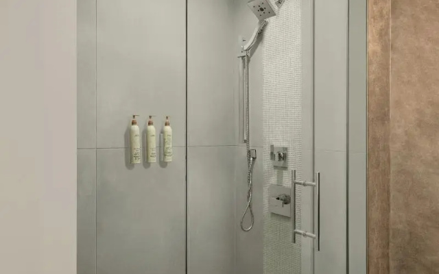 Standard Quadruple room with view