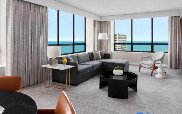 Club Suite with lake view