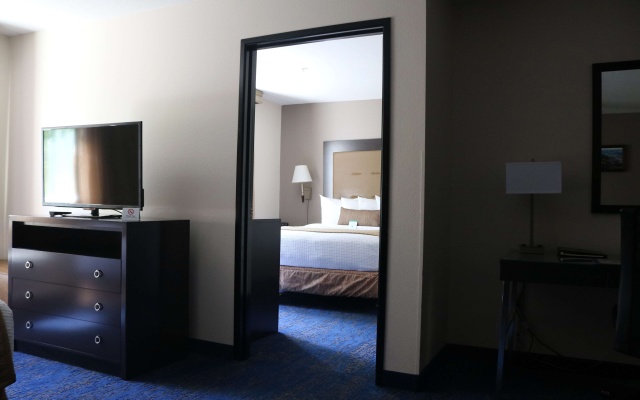 2 Bedrooms Double Suite