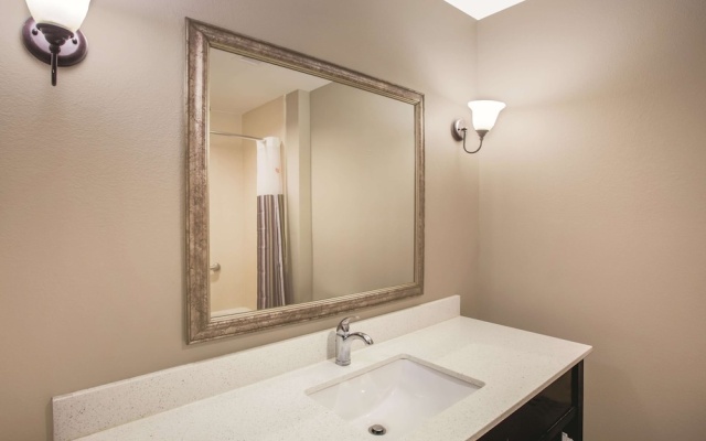 1 Bedroom Deluxe Suite