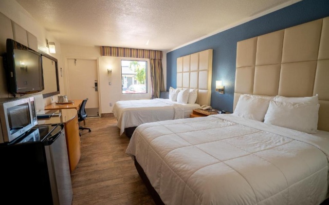 Deluxe Quadruple Basement room
