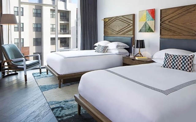 Corner Ada room