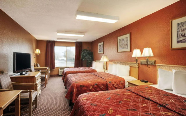 Standard Sextuple room