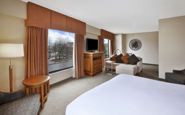 Corner Double room with water view