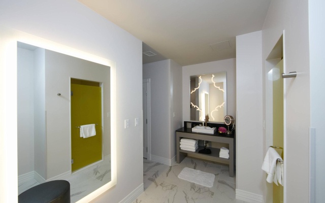1 Bedroom Presidential Double Suite with city view