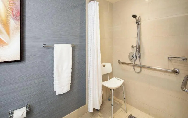 Deluxe Quadruple room with balcony