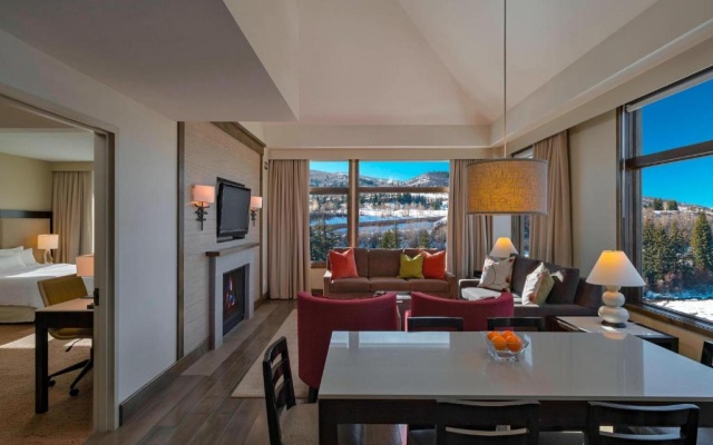 2 Bedrooms Deluxe Suite with balcony