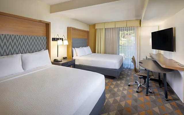 Standard Quadruple room with balcony and with city view