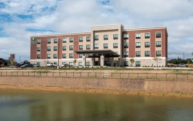 1 Bedroom Suite