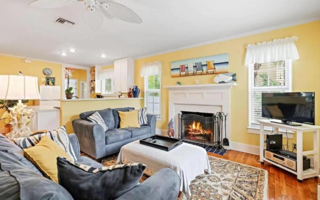 2 Bedrooms Cottage