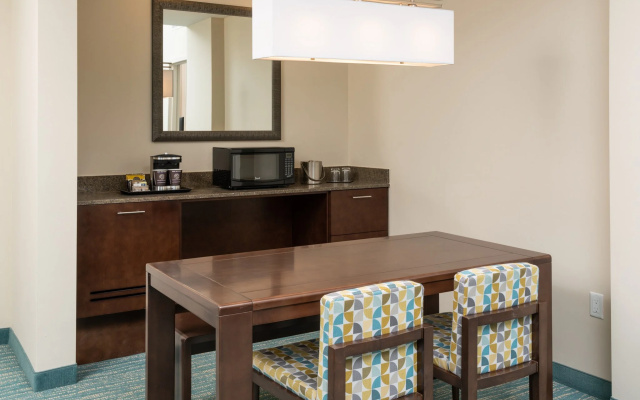 2 Bedrooms Suite