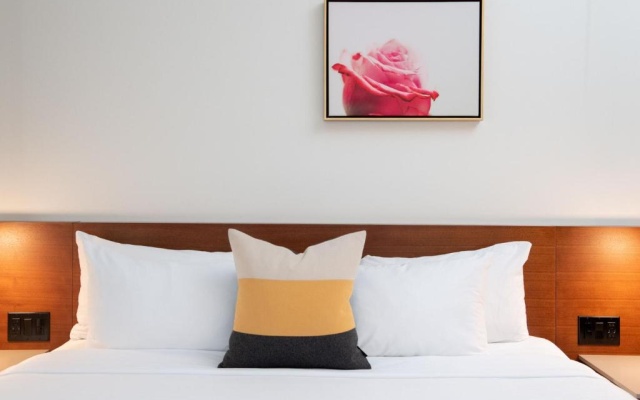 Deluxe Double room with city view