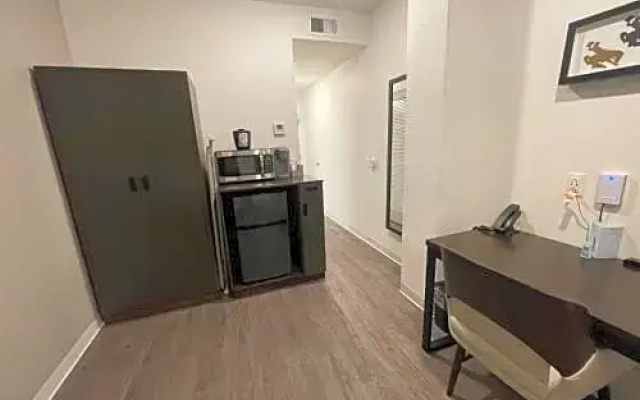 Economy room