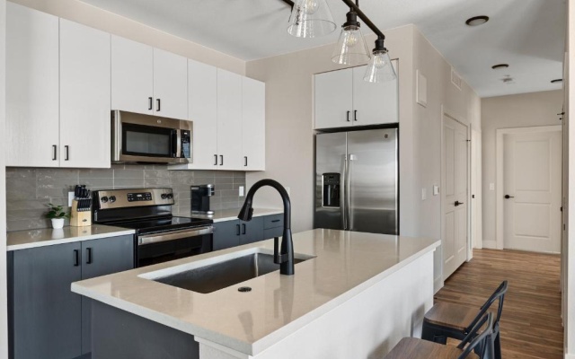 3 Bedrooms Apartment