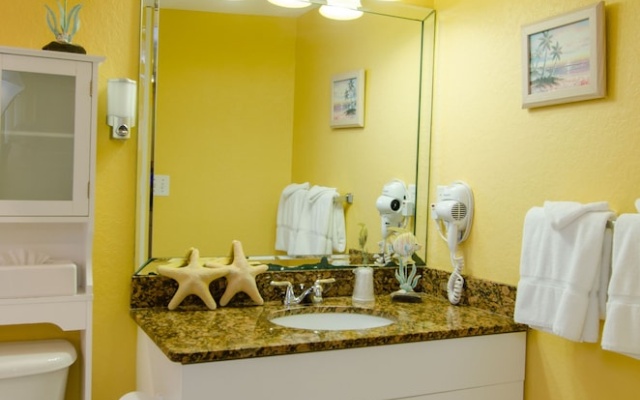 2 Bedrooms Standard room with balcony and with bay view
