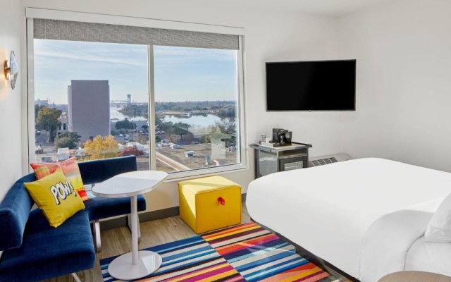Standard room with river view