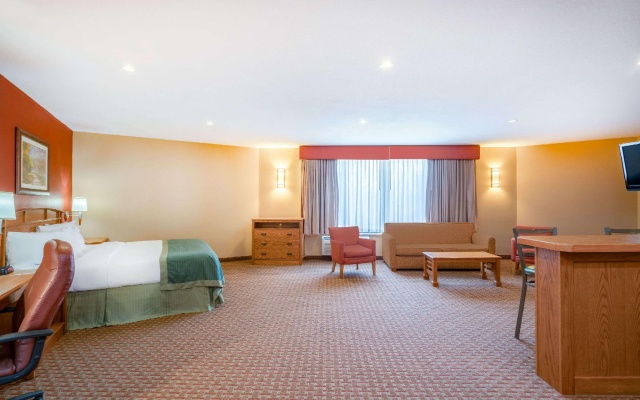 Deluxe Suite