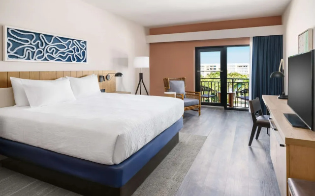 Standard Double room with partial ocean view