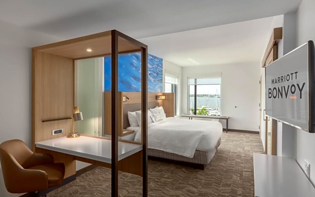 Suite with water view