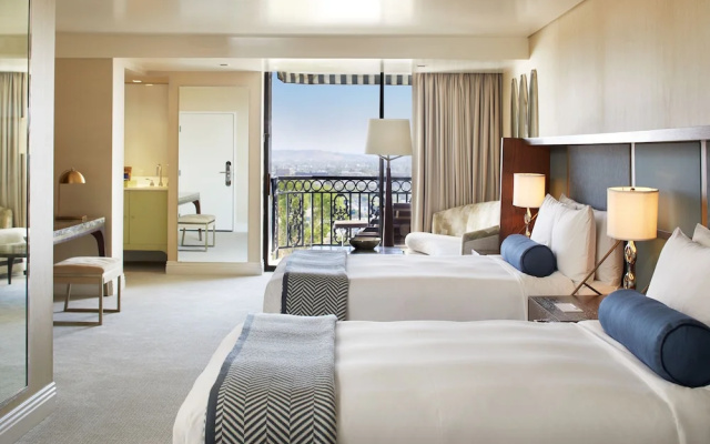Vista Accessible Double Suite