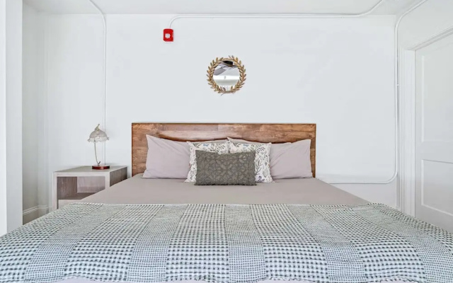 Comfort room