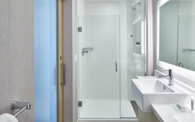 Suite with inland view