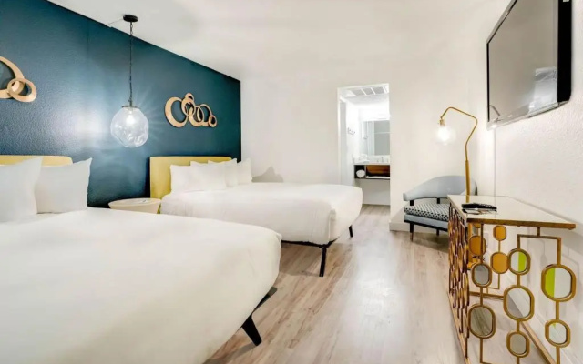 Fairway Quadruple room