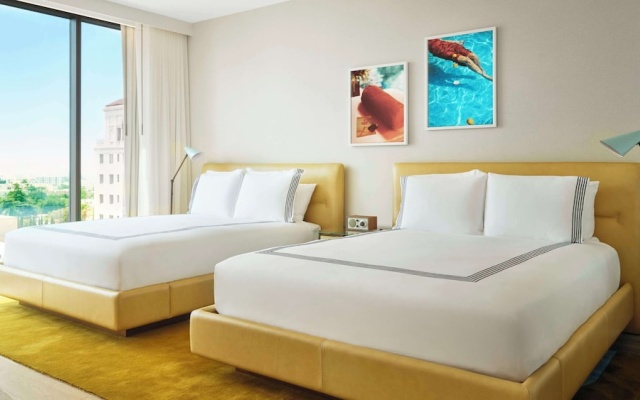 Quadruple room with city view