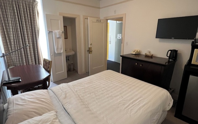 Economy room