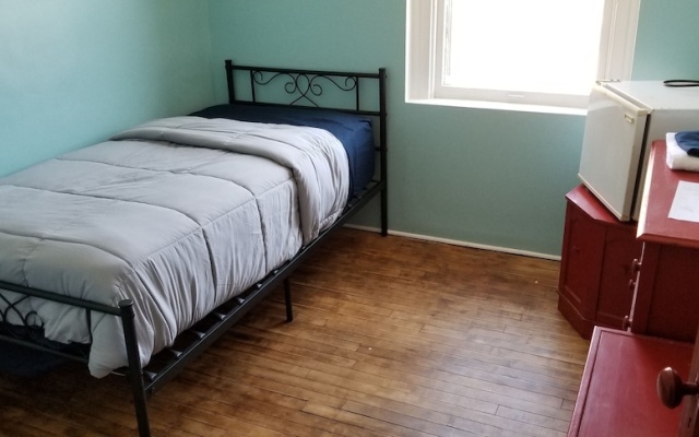 Economy room