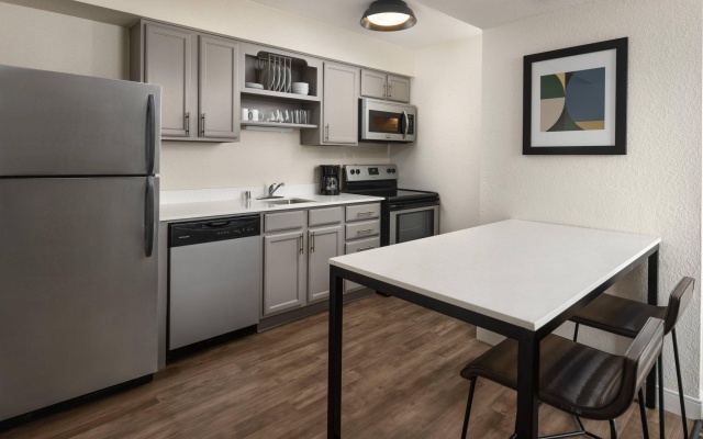 2 Bedrooms Duplex Apartment