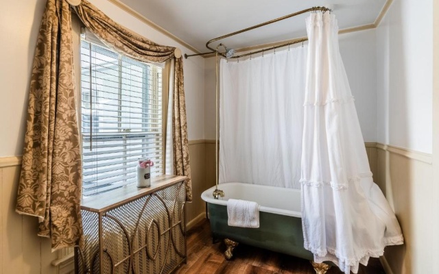 Suite with balcony