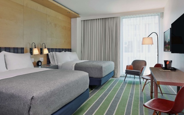 Deluxe Accessible Quadruple room