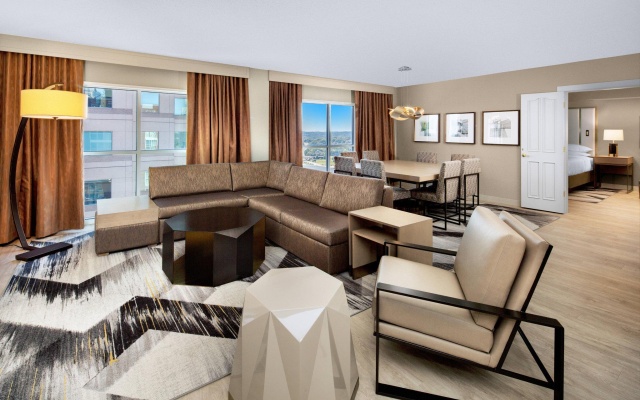 Presidential Double Club Suite