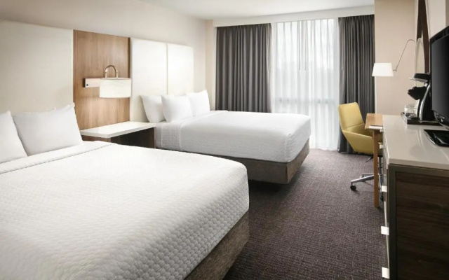 Standard Twin room with city view