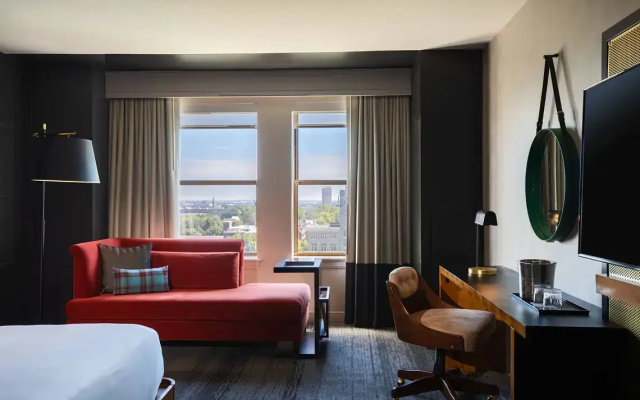 Standard room with park view
