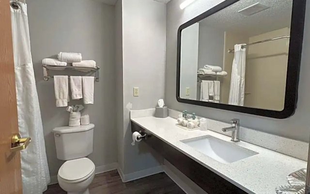 Quadruple Family Suite