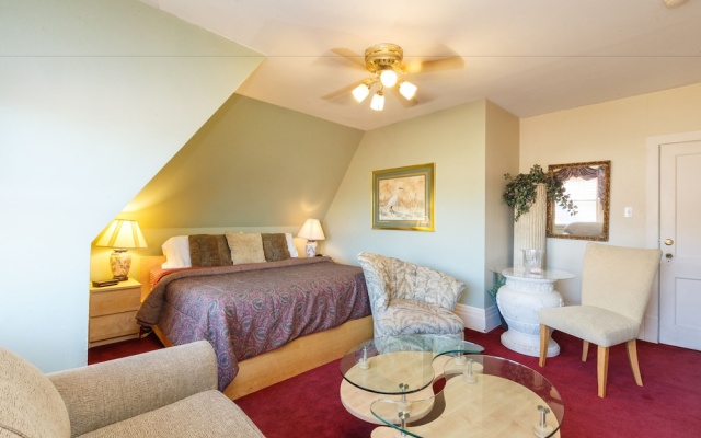 Standard Double room with courtyard view
