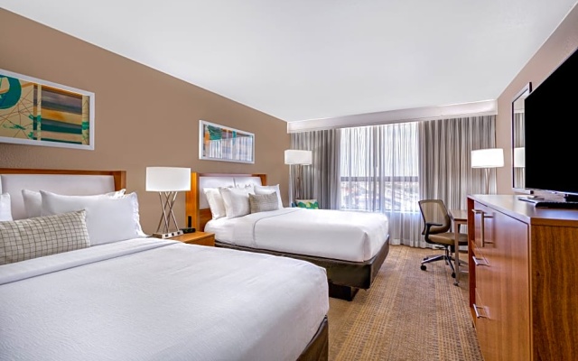 Standard Quadruple room with pool view