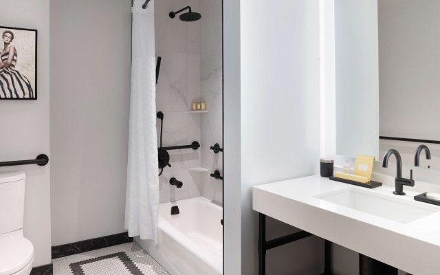 1 Bedroom Deluxe Suite