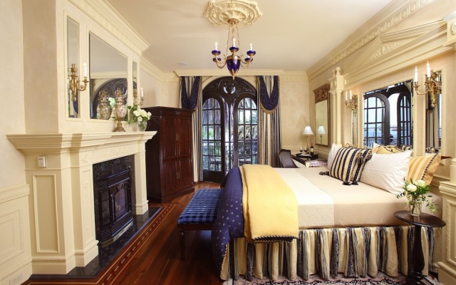Luxury Suite