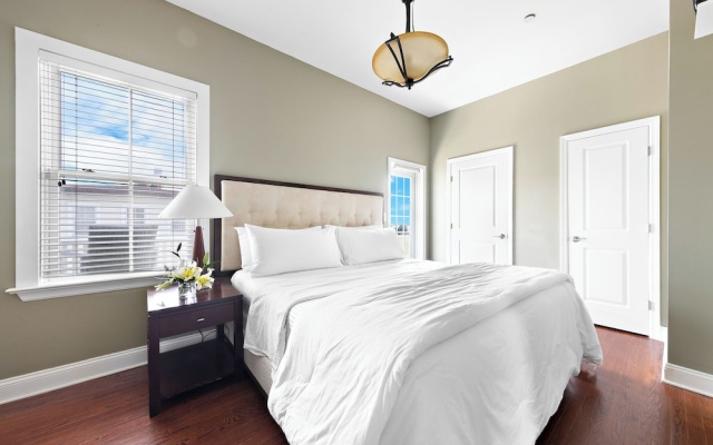 1 Bedroom Premium Penthouse Suite with balcony and with sea view