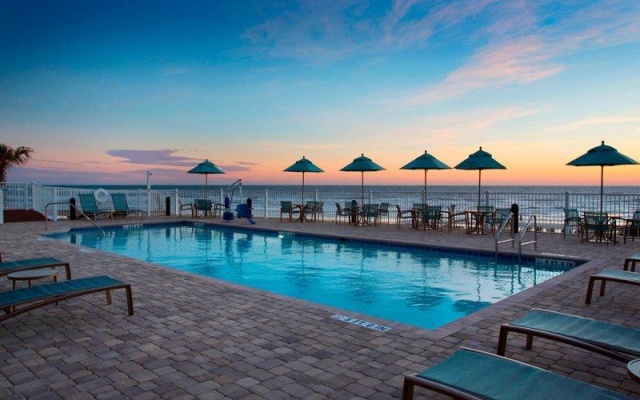 Suite with partial sea view