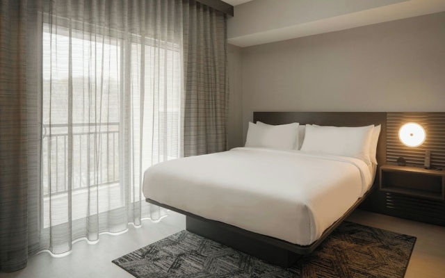1 Bedroom Luxury Suite with balcony