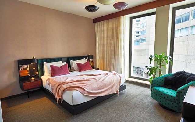 Boss Double Suite