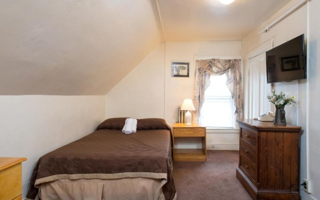Economy room
